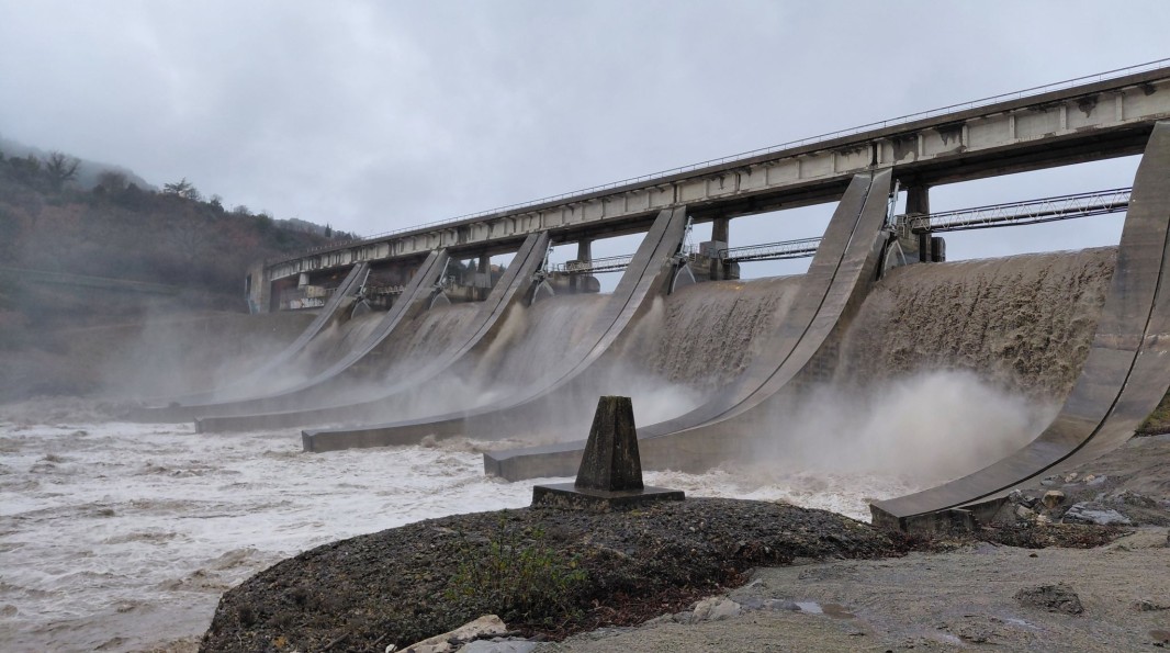 Barrage de l'Escale en crue