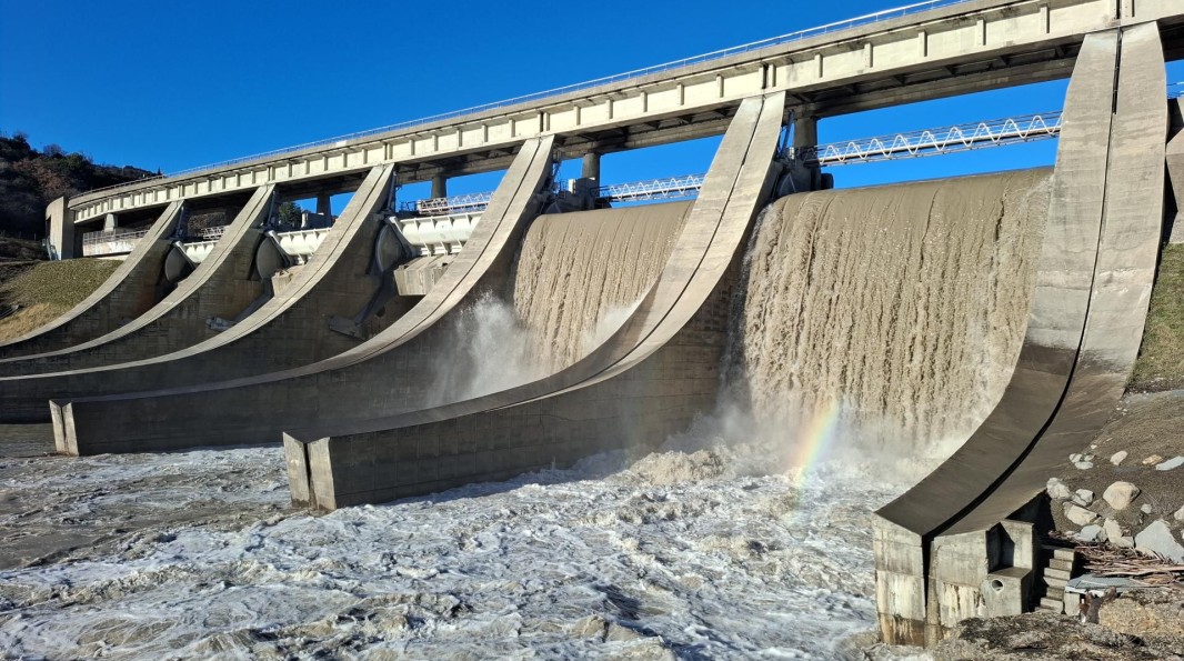 Barrage de l'Escale en crue