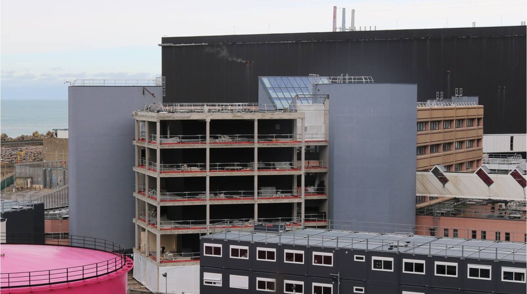Bâtiment administratif de Flamanville 1&2 en travaux