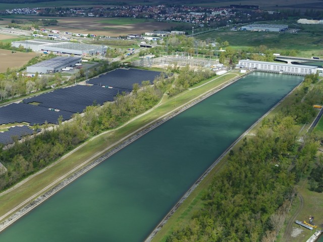 Circuit bas carbone d'Ottmarsheim : centrae hydro, écluses et parc solaire