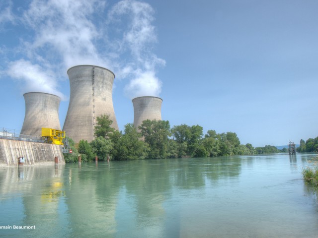 Visuel de la Centrale Nucléaire du Bugey, vue des berges du Rhône