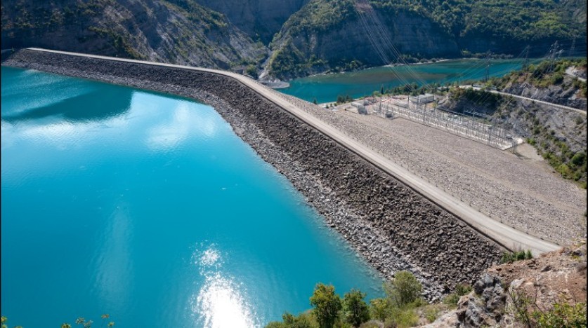 Vue du barrage de Serre-Ponçon depuis le belvédère