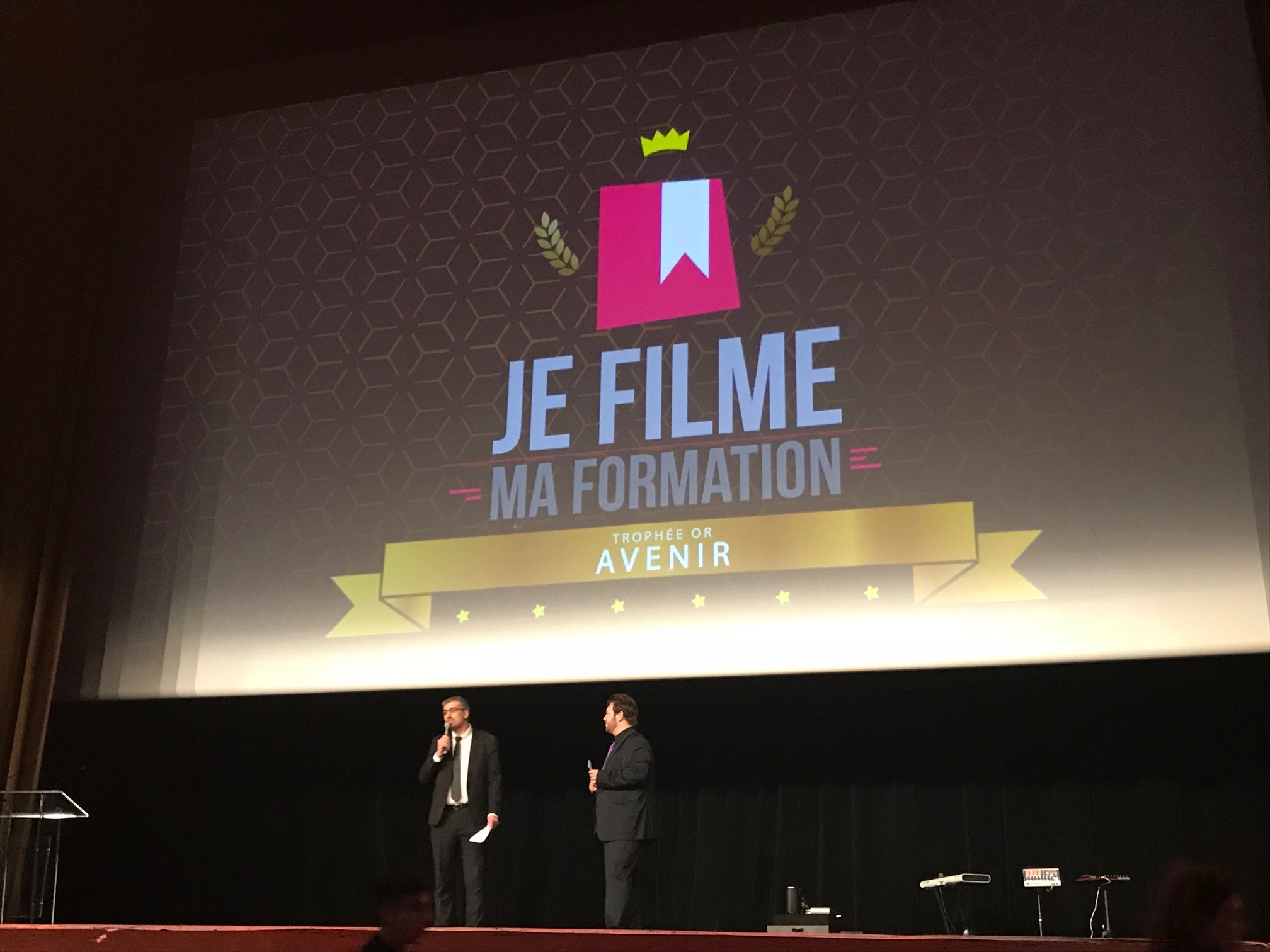 Photo live durant la cérémonie de remise de prix "Je filme ma formation"